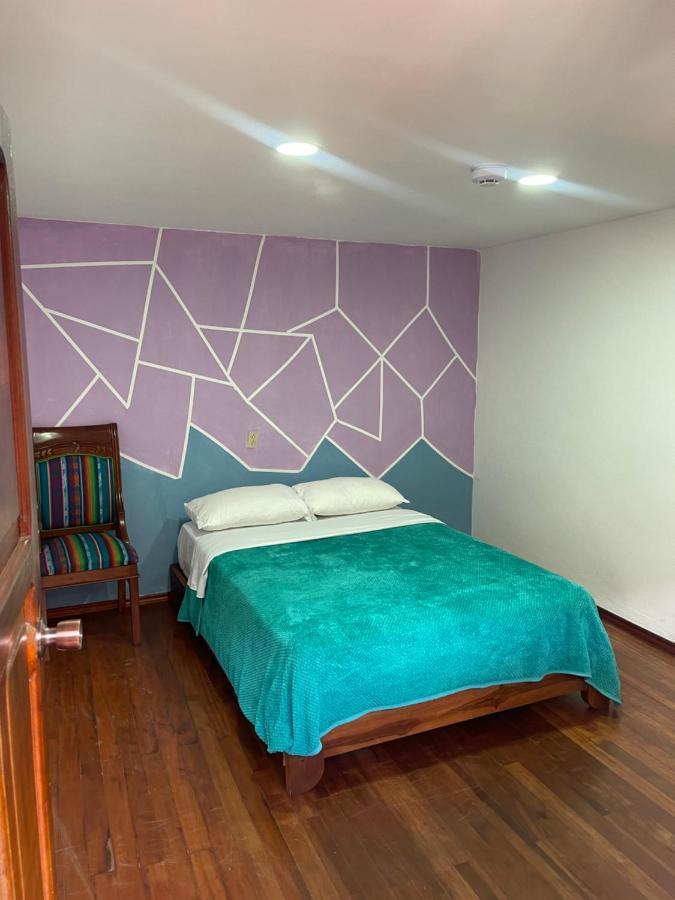 El Jardin Escondido Party Hostel Баньос Экстерьер фото