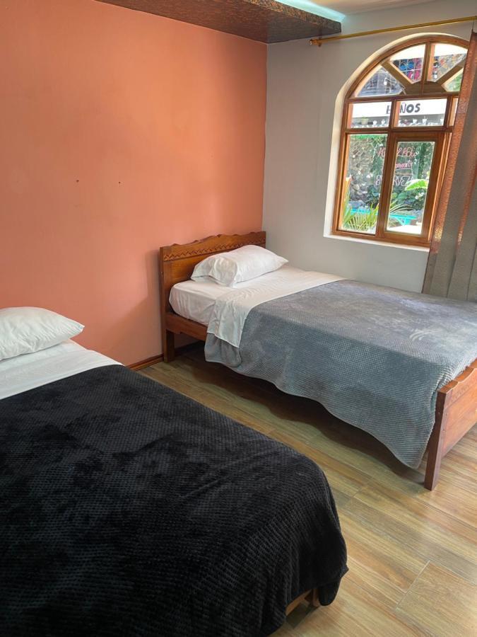 El Jardin Escondido Party Hostel Баньос Экстерьер фото