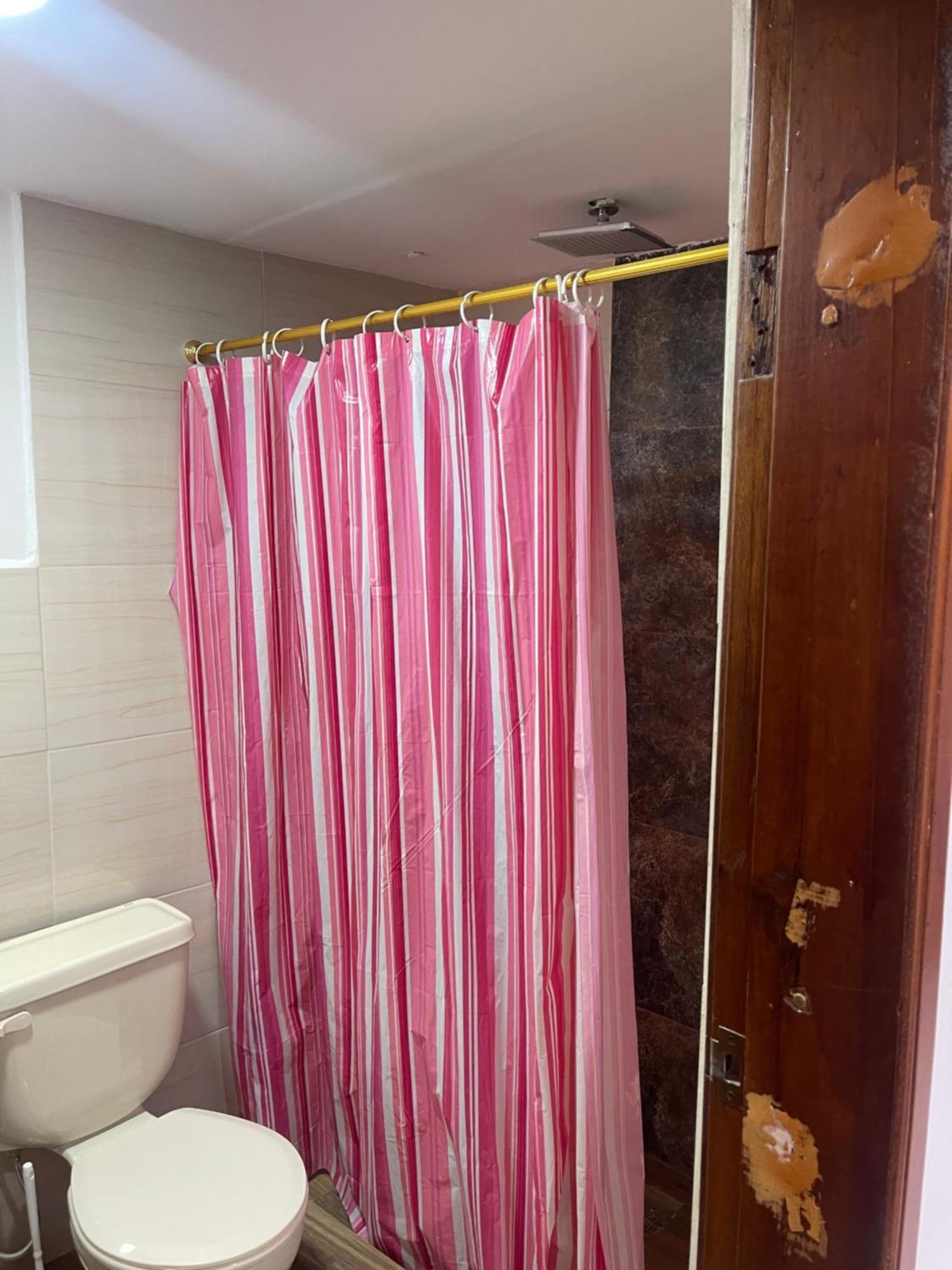 El Jardin Escondido Party Hostel Баньос Экстерьер фото