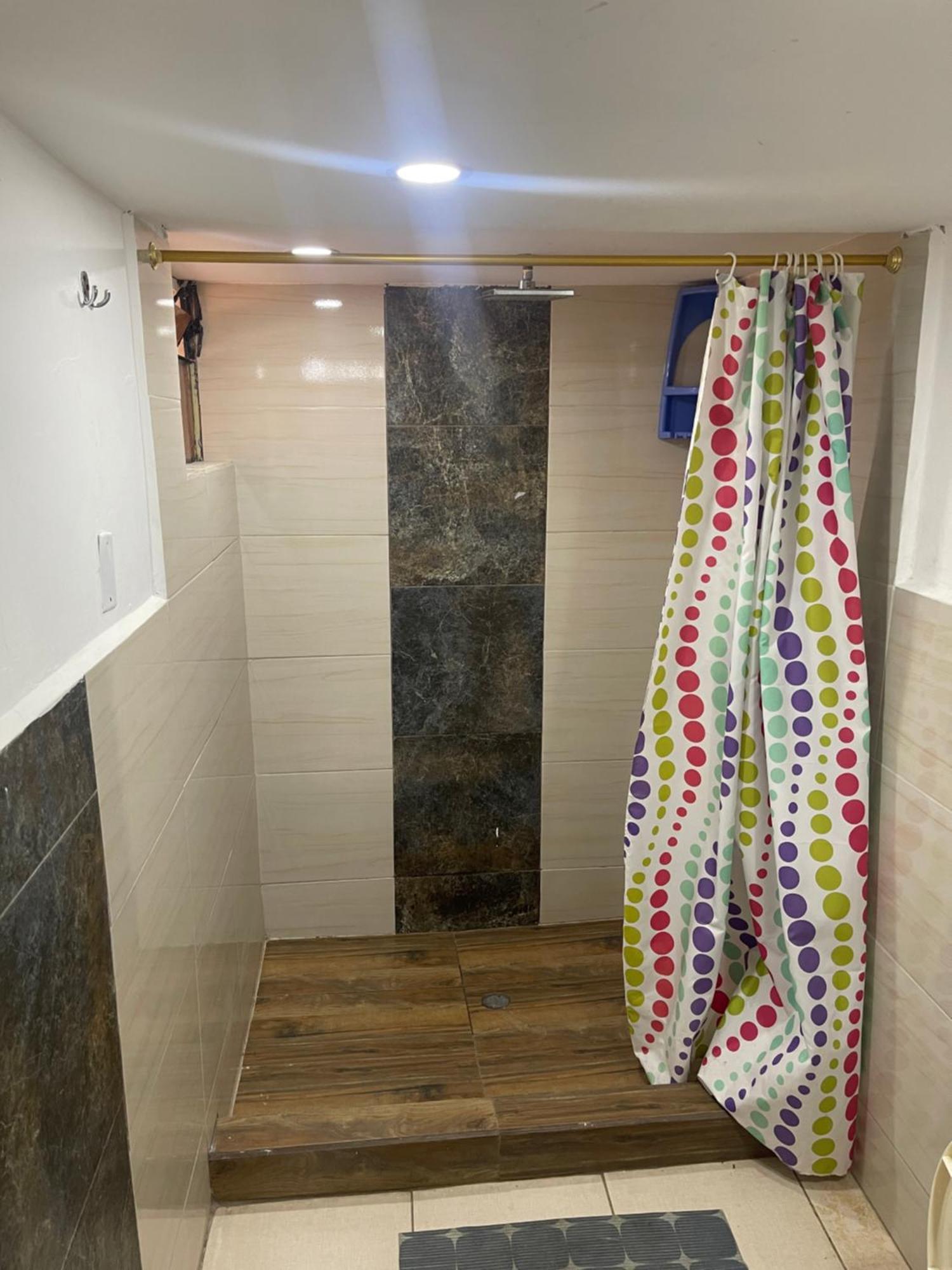 El Jardin Escondido Party Hostel Баньос Экстерьер фото