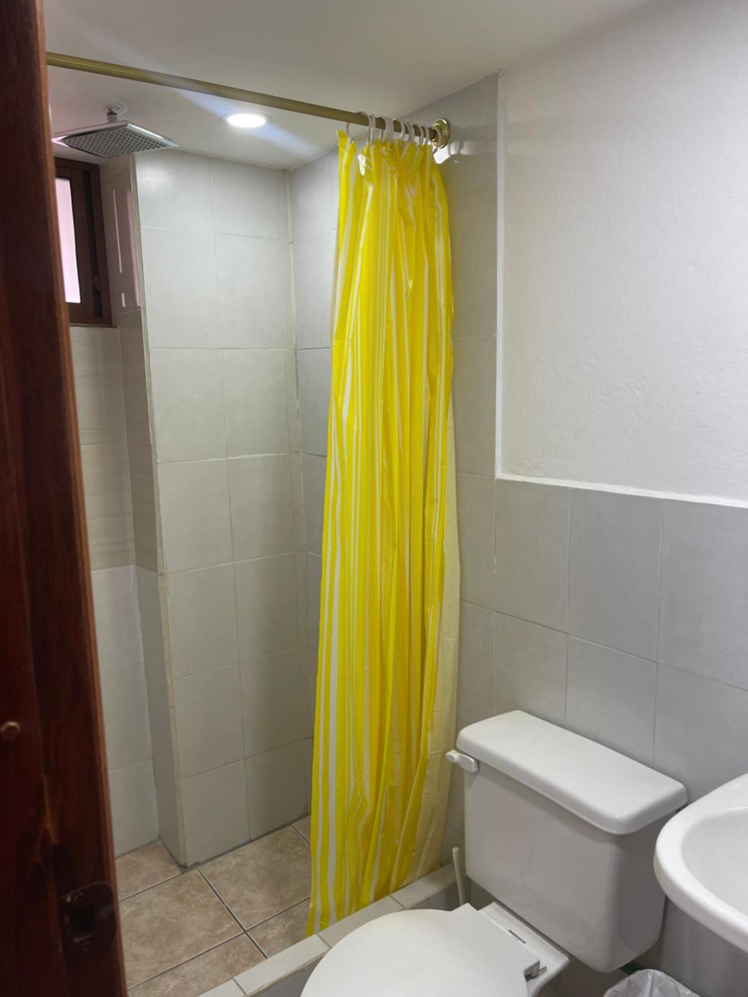 El Jardin Escondido Party Hostel Баньос Экстерьер фото
