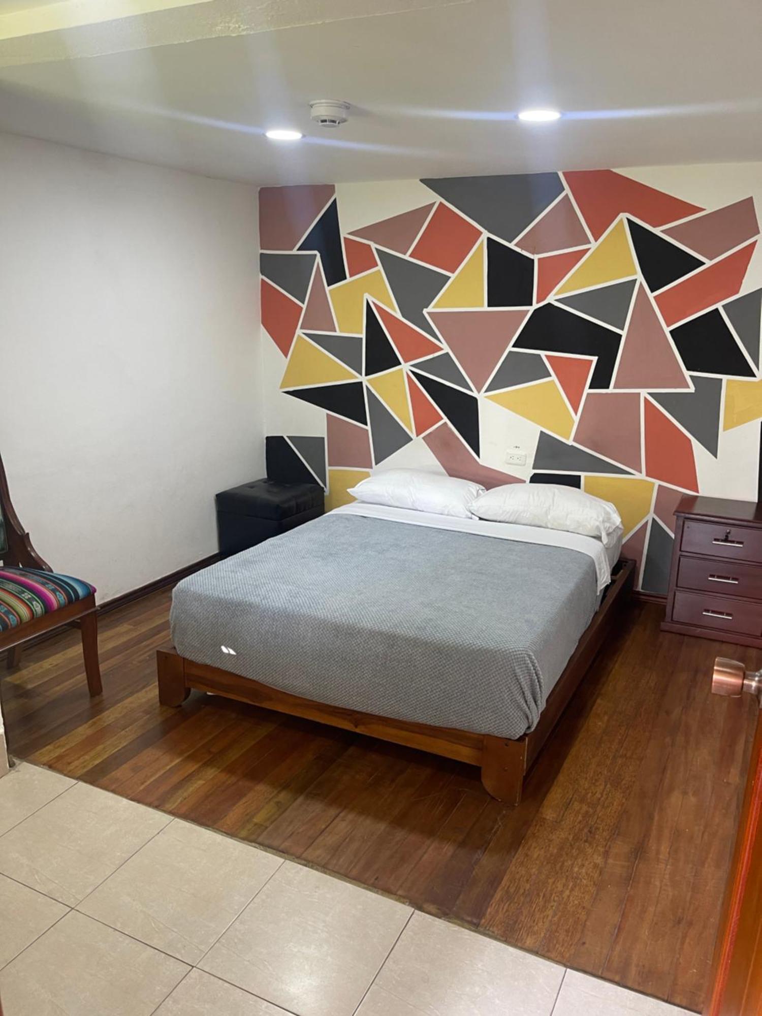El Jardin Escondido Party Hostel Баньос Экстерьер фото