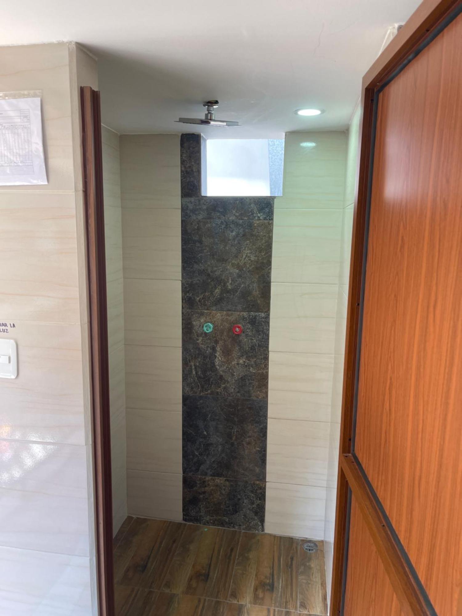 El Jardin Escondido Party Hostel Баньос Экстерьер фото