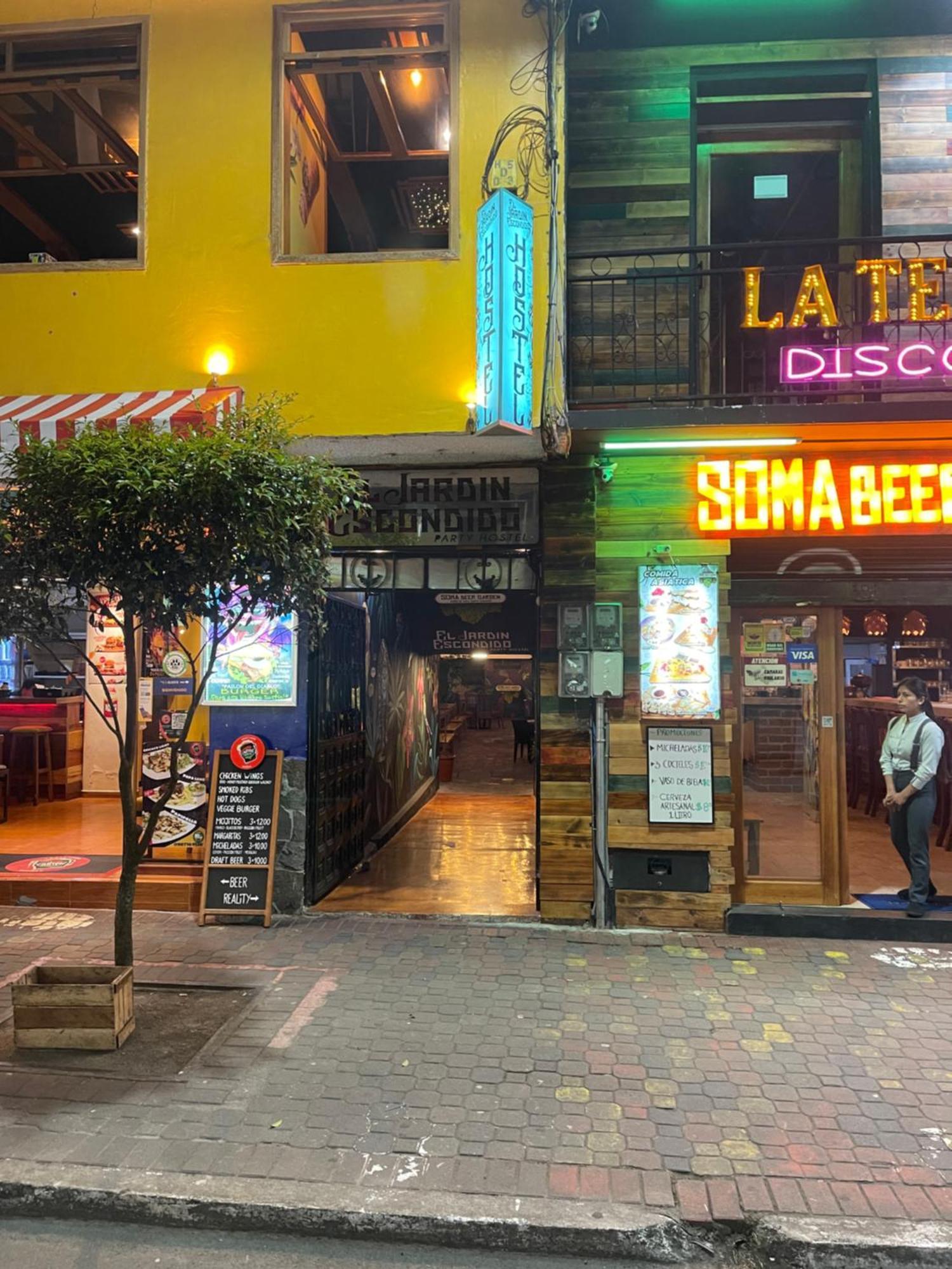 El Jardin Escondido Party Hostel Баньос Экстерьер фото