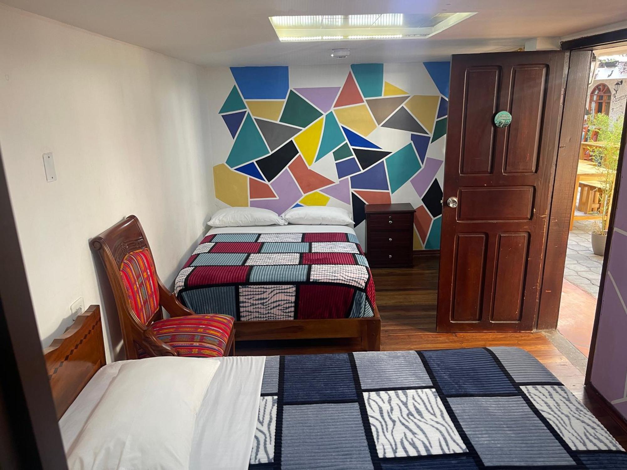 El Jardin Escondido Party Hostel Баньос Экстерьер фото